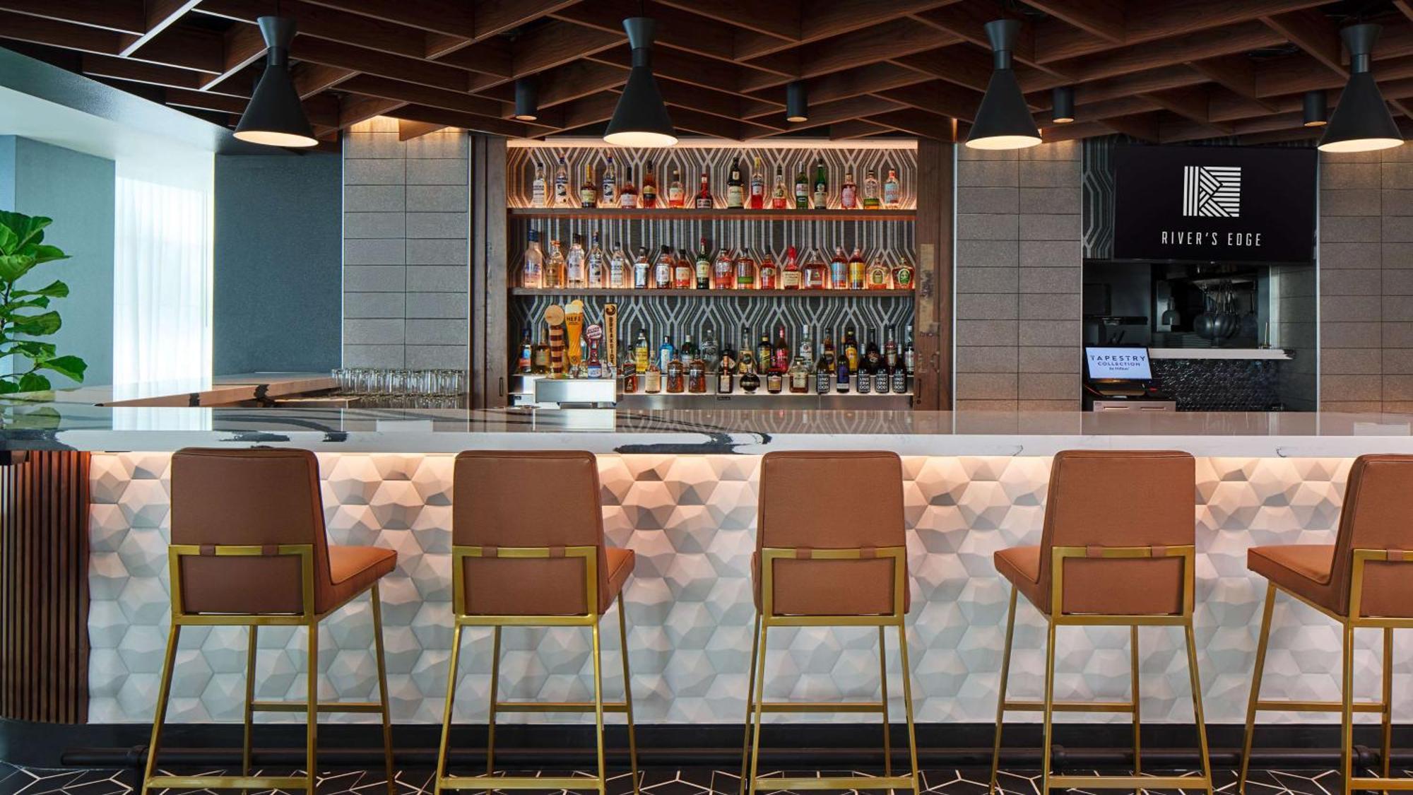 River'S Edge Hotel Portland, Tapestry Collection By Hilton Exterior photo